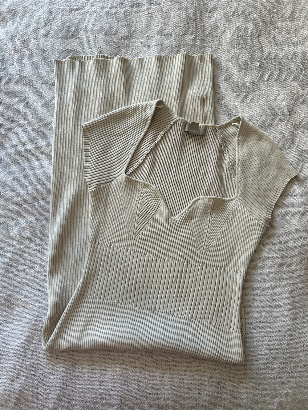 H&M Cream Ribbed V-Neck Short Sleeve Sweater Dress